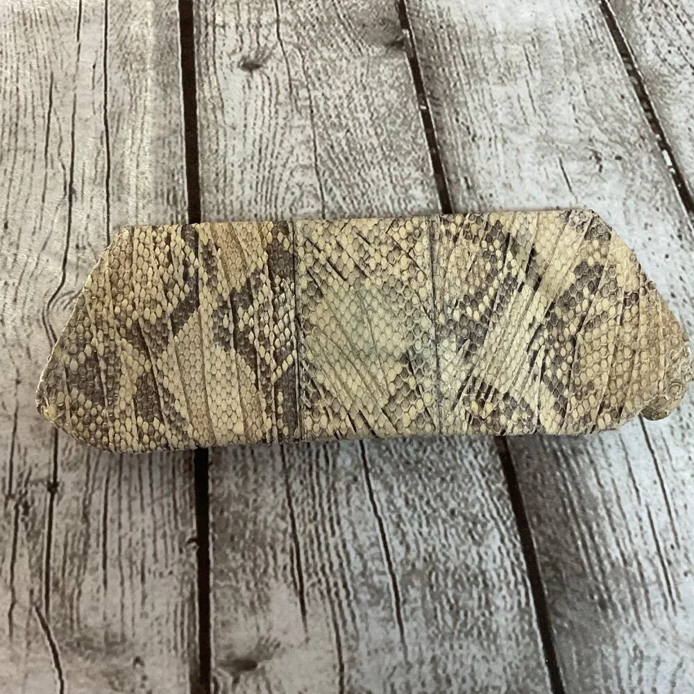Vintage R&Y Augousti Genuine Snakeskin Clutch Stringray Closure Unique Classy - Picture 3 of 6